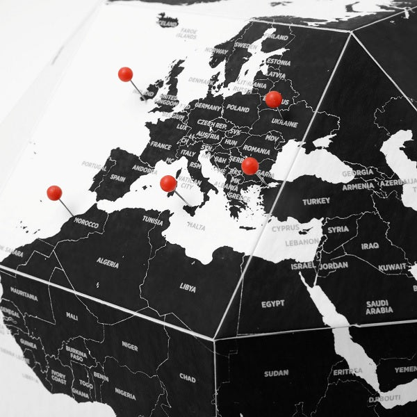 Dearworld Pinnable Globe By Country (Medium)