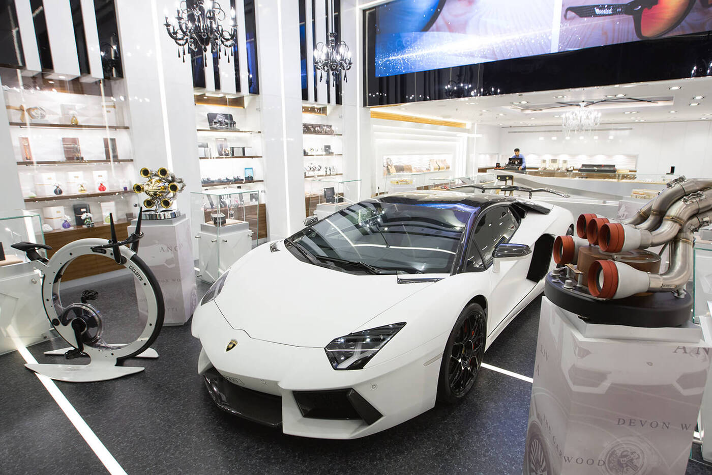 Luxury Signature - West Walk