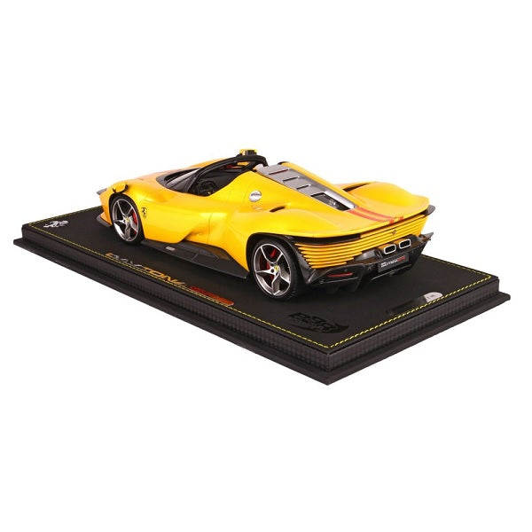 Ferrari Daytona SP3 serie Icona Giallo Tristrato