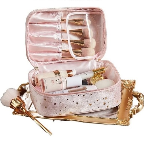 حقيبة مستحضرات التجميل الوردية