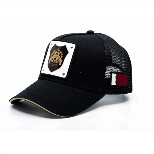 قبعة سوداء مع شعار الريان
